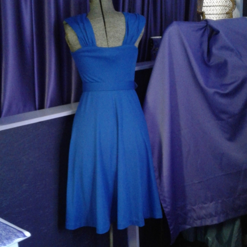 Dress - Picture 2 of 3